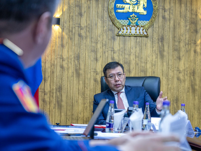 Хууль зүй, дотоод хэргийн сайд Б.Энхбаяр Мэдээлэл, шуурхай удирдлагын төвд ажиллалаа